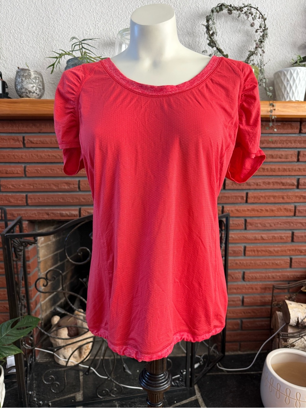 Lululemon Red Scoop Neck Short Sleeve Top